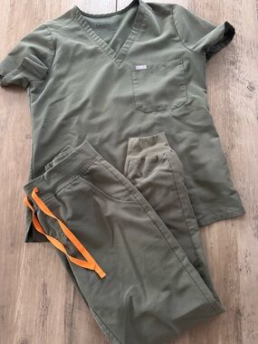 Figs Olive Green Scrub Set with Orange Drawstring